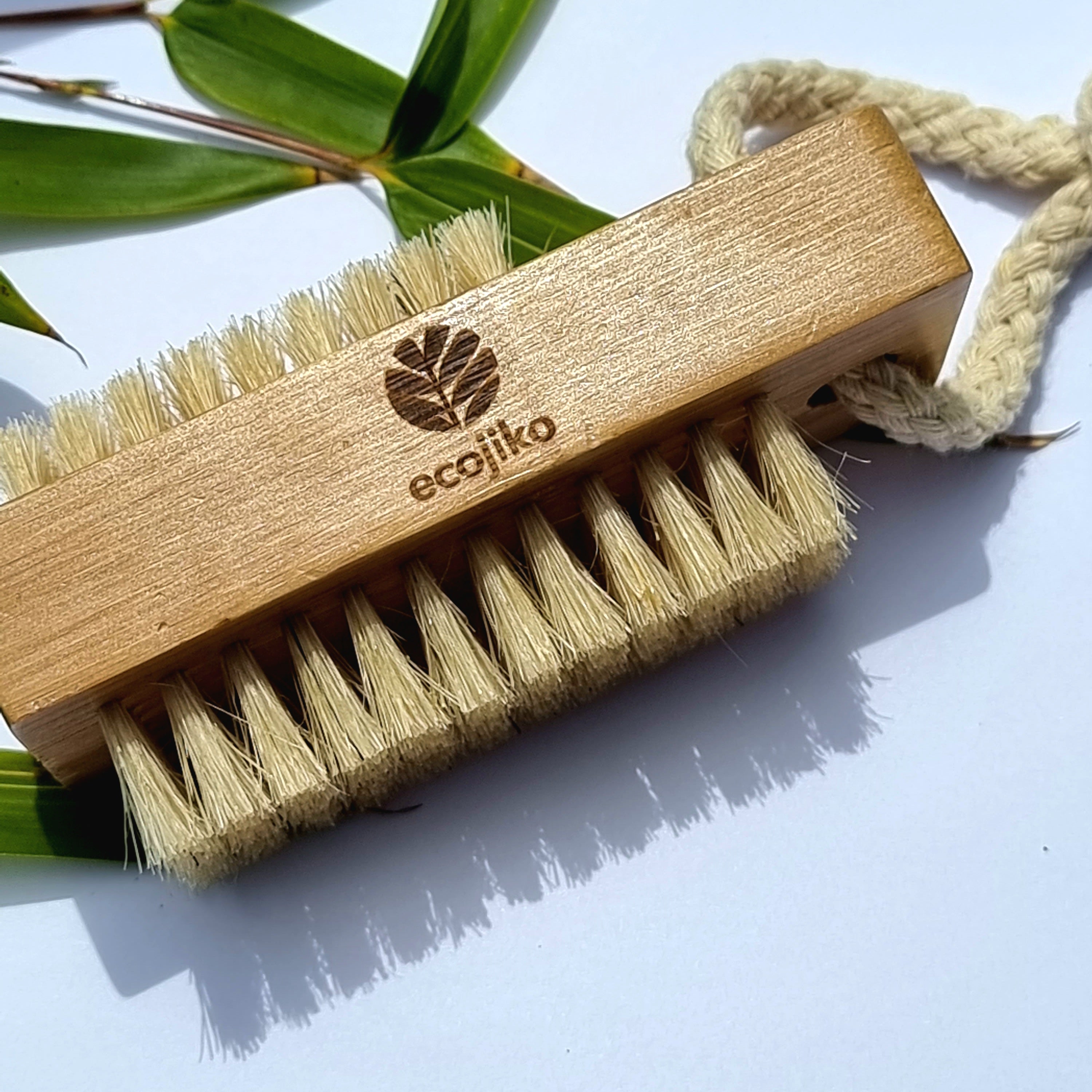 Natural Wooden Bathroom Eco Friendly Gift Box | Vegan Soap, Bamboo Nail Brush & Sustainable Body Brush with Plant Based Bristles