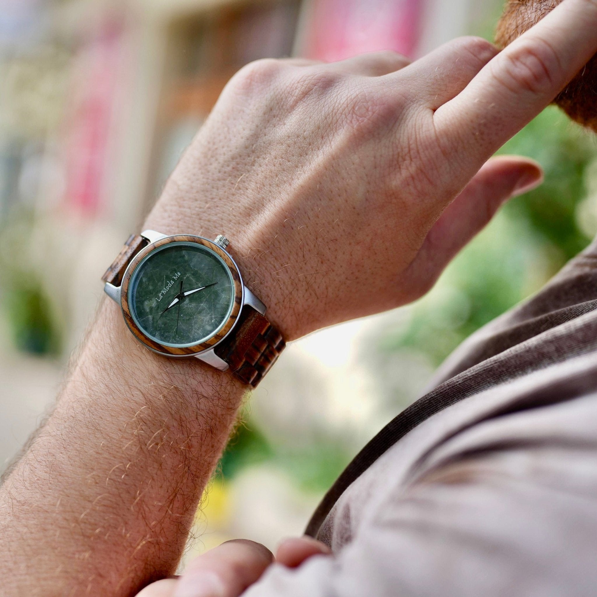 Watch Horizon - Eco-Friendly Walnut Wooden Timepiece